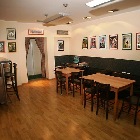 Hostel Jasmin Βελιγράδι Εστιατόριο φωτογραφία