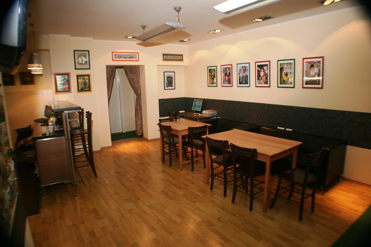 Hostel Jasmin Βελιγράδι Εστιατόριο φωτογραφία